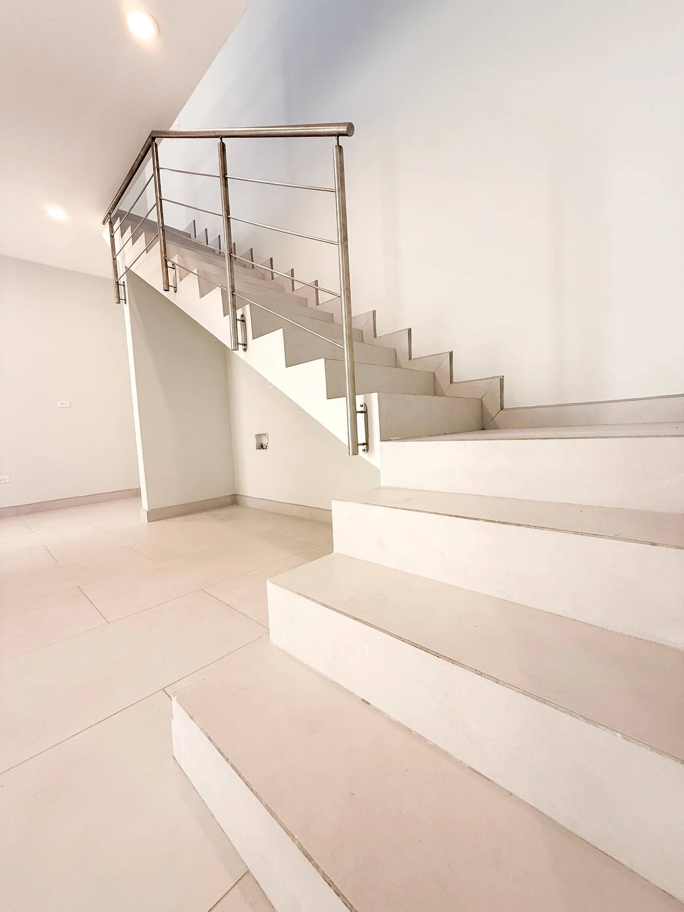 Escalera interior de Privada Borealis